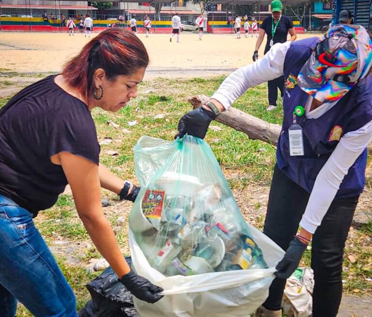 Recolectaron 2.7 toneladas de inservibles en dos barrios de Ibagué