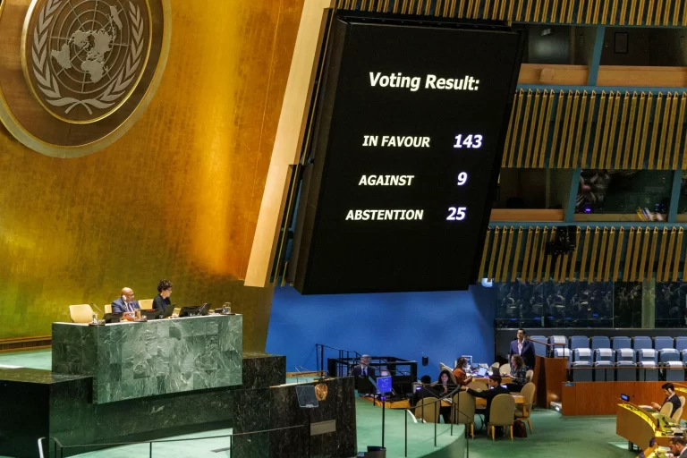 Una abrumadora mayoría de 143 Estados pide la integración plena de Palestina en la ONU