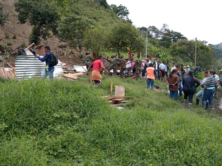 Una mujer murió sepultada por un alud en zona rural de Chaparral