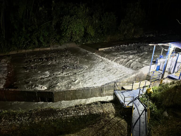 Se restableció la captación de agua del Río Combeima