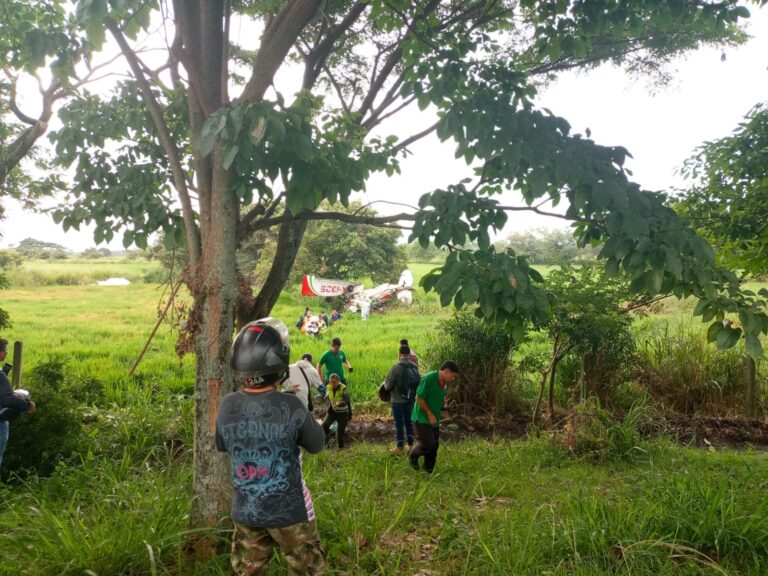 Piloto de pequeño avión que cayó en cercanías de Alvarado, se recupera de lesiones en centro asistencial