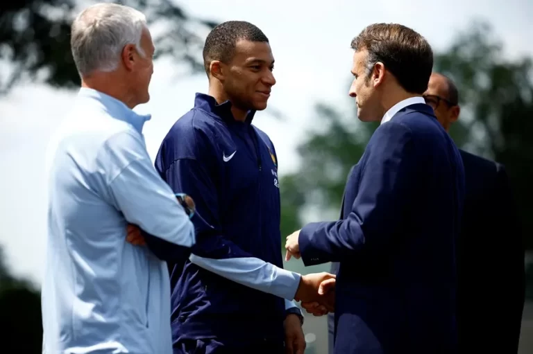 Mbappé confirma a Macron que el anuncio de su fichaje por el Real Madrid se hará esta tarde