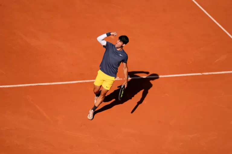 El tenista español Carlos Alcaraz, logra su primer título en Roland Garros