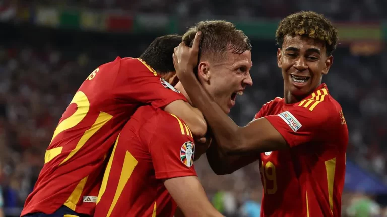 España finalista de la Eurocopa tras vencer 2 -1 a Francia.