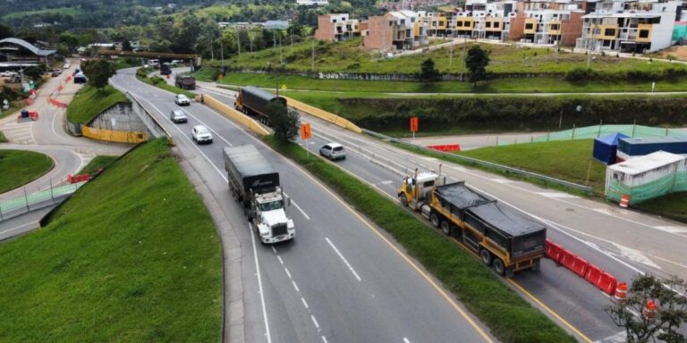 Así está el flujo vehicular por la vía Girardot – Bogotá en operación retorno