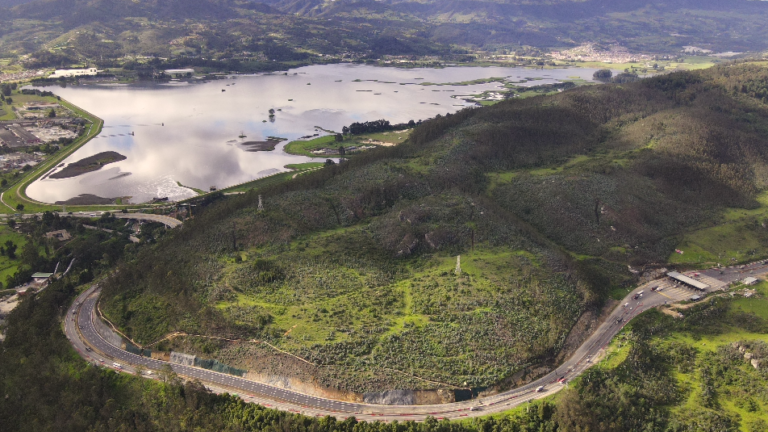 Completo dispositivo de movilidad en la vía Girardot – Bogotá para este puente festivo