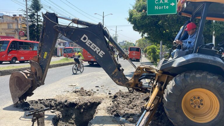 Por daño de acueducto a la altura de la calle 59, está cerrada la movilidad por la carrera quinta de Ibagué