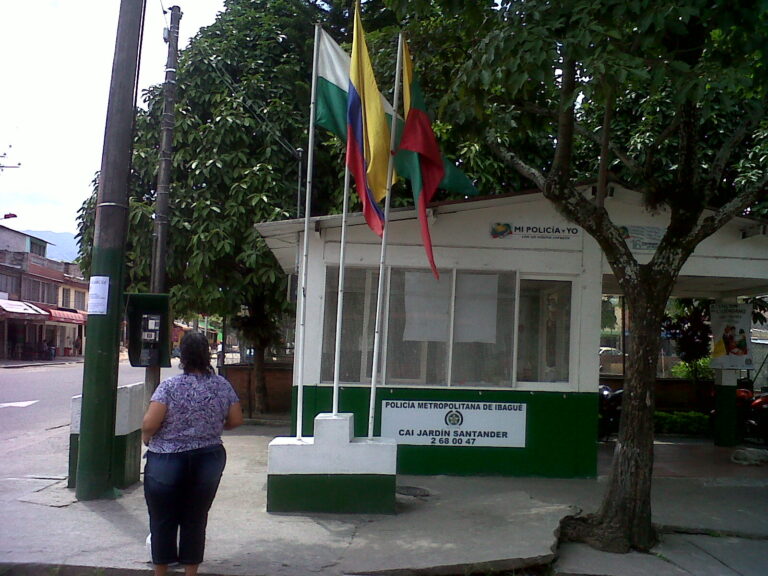 Policia_Metropolitana_de_Ibague-CAI_jardín_Santander