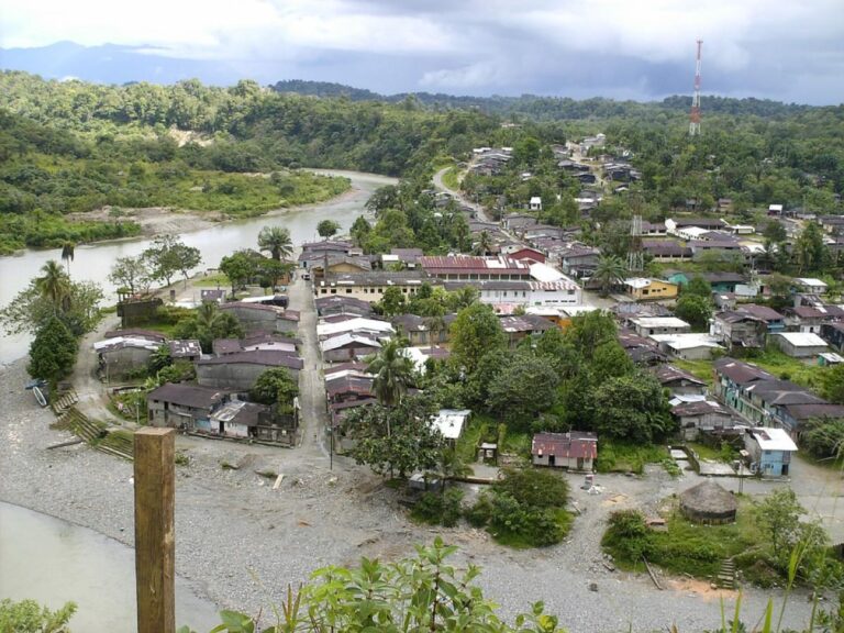 Presidente Petro cancela viaje a Azerbaiyán y anuncia que decretará emergencia por lluvias en el Chocó