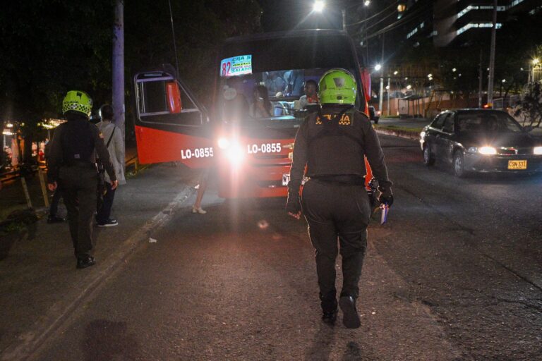 Intensifican operativos sorpresa de seguridad en buses y semáforos de Ibagué