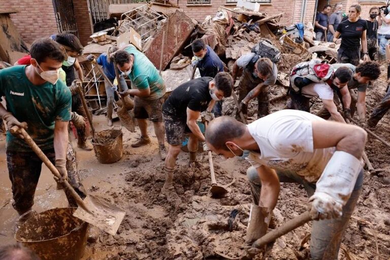 El hallazgo de otros cuatro cadáveres eleva a 217 el número de fallecidos en Valencia por la dana