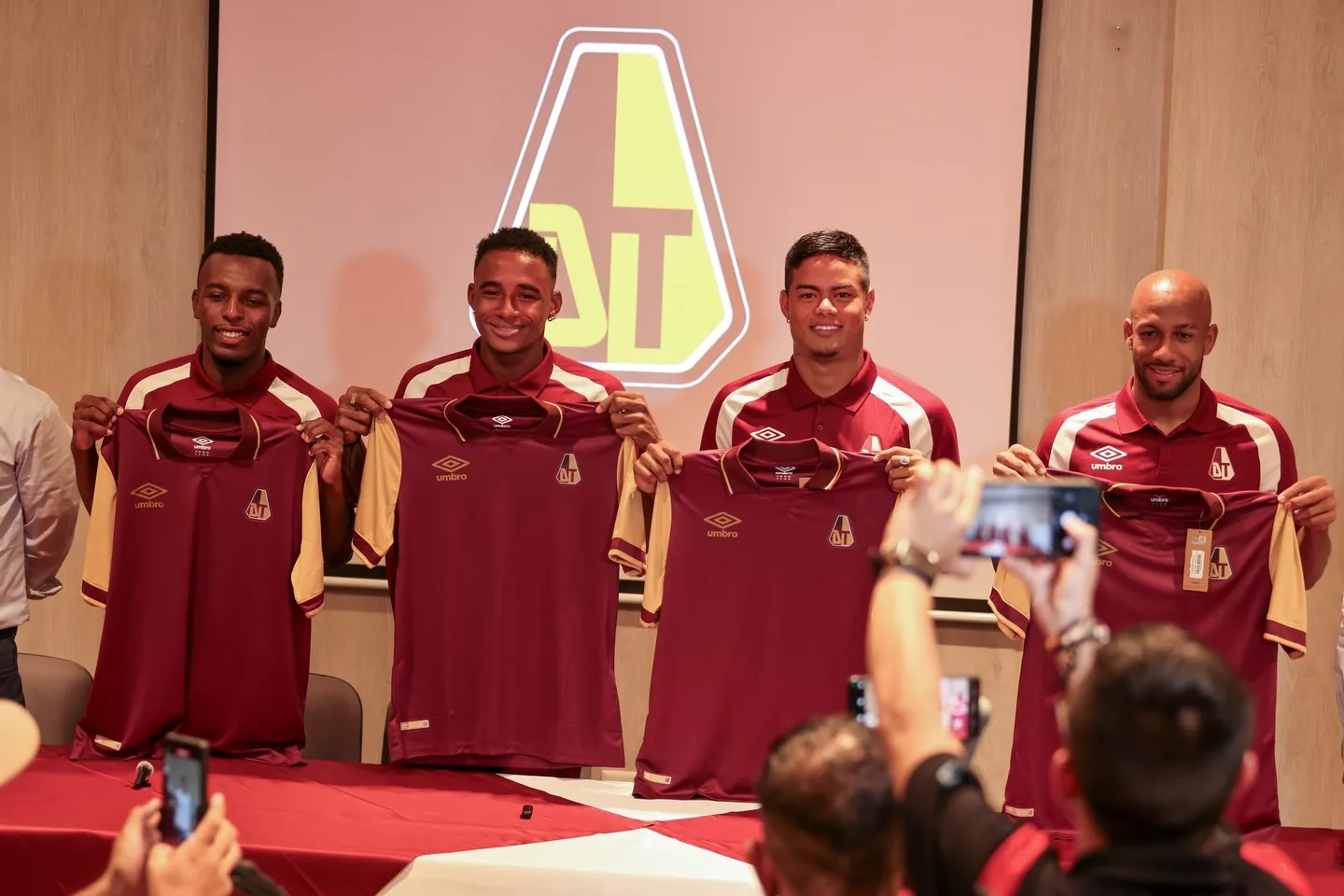 Oficialmente fueron 7 bajas y 5 altas en la nómina del Deportes Tolima para la temporada que acaba de iniciar
