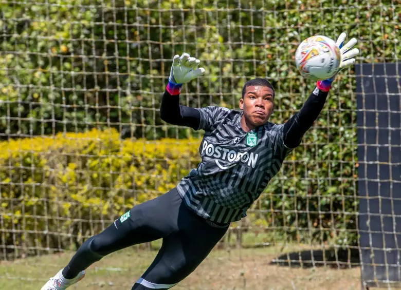 Deportes Tolima hizo oficial la contratación de Luis Marquínez como nuevo arquero