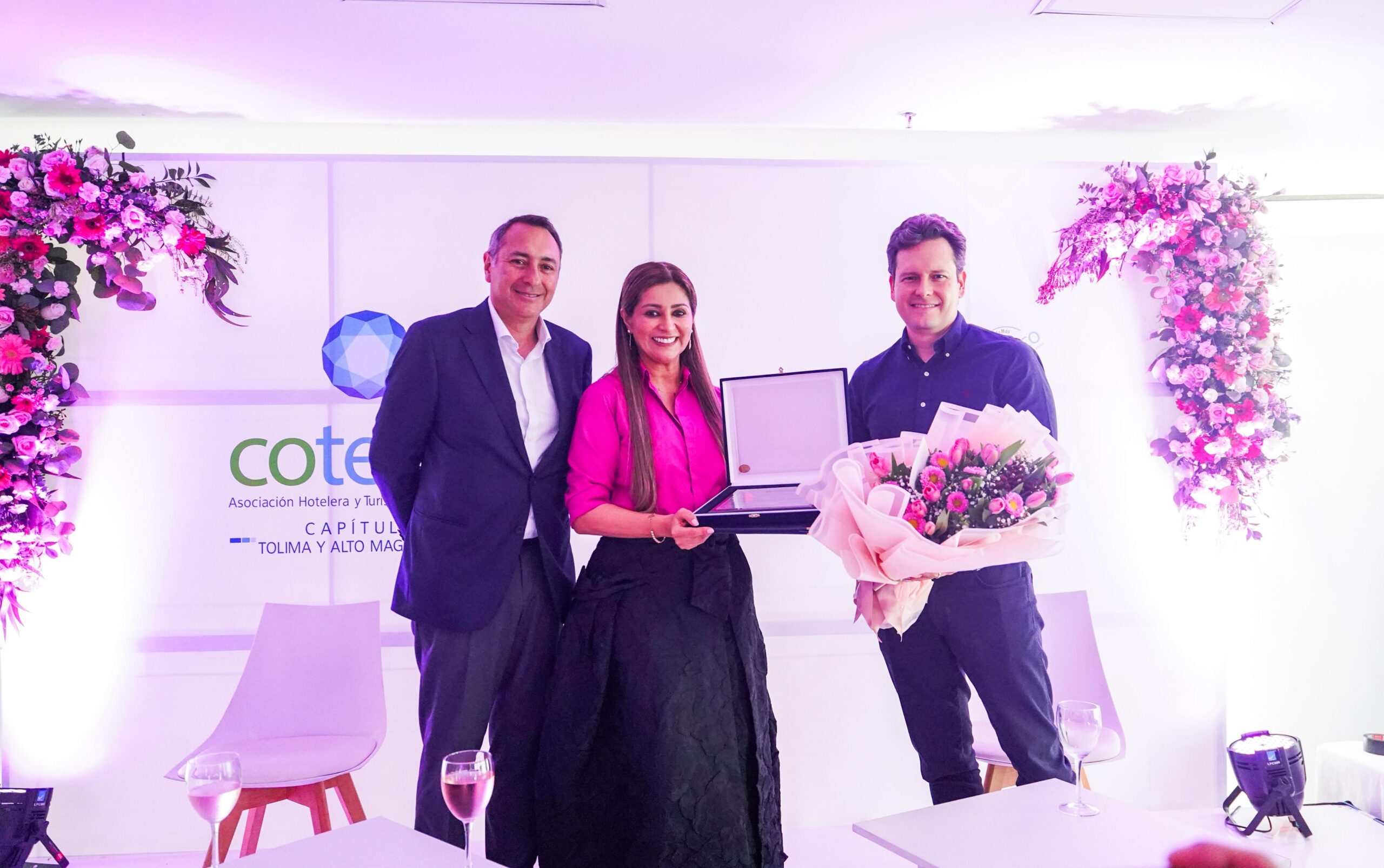 COTELCO otorgó el Premio «Territorios que Inspiran», a la Gobernadora del Tolima Adriana Matiz, por su apuesta al turismo