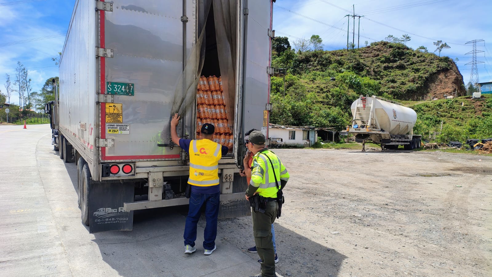 GOAT incautó más de 14 mil unidades de cerveza ilegal en corredores estratégicos del Tolima
